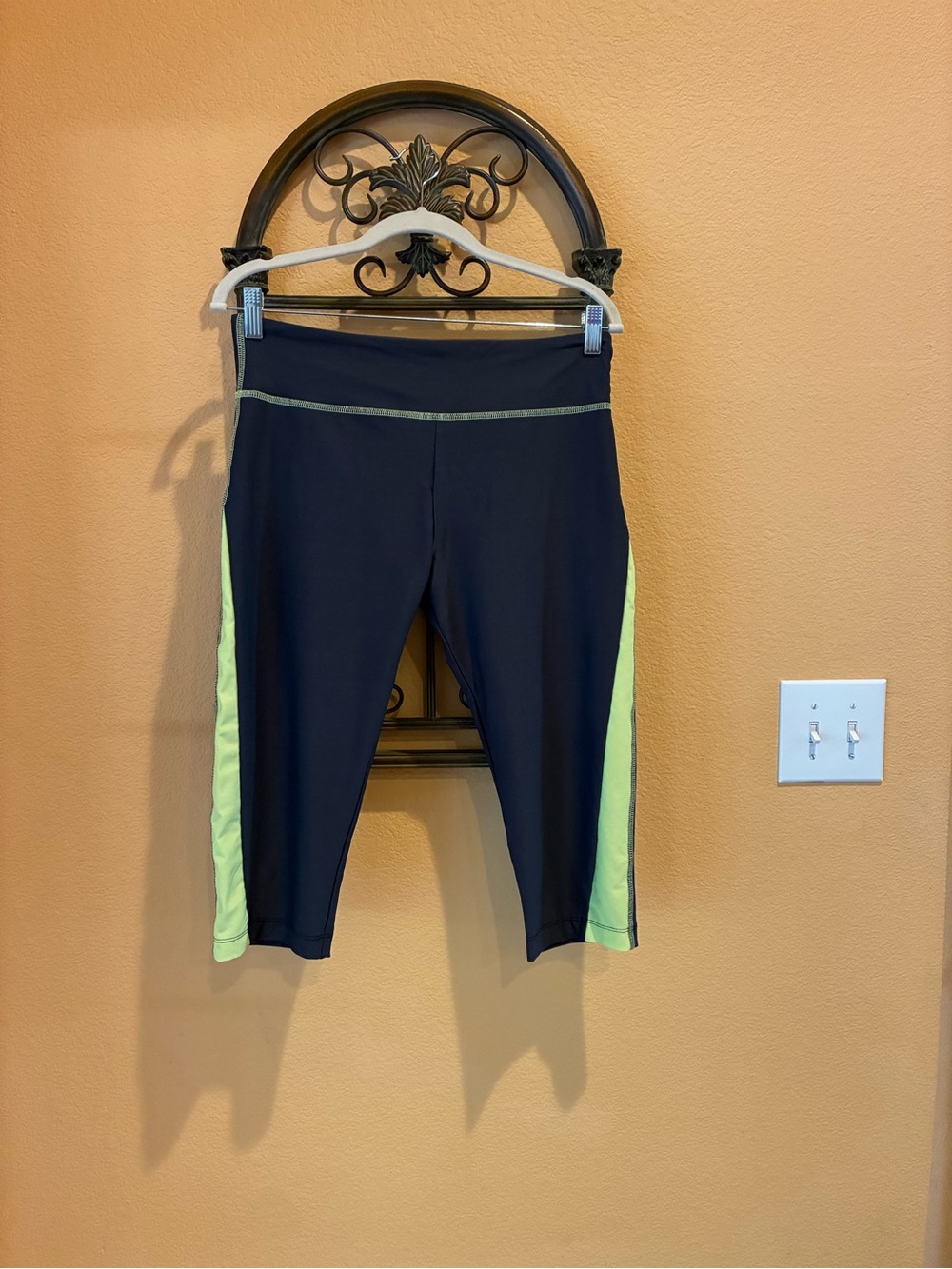 Bally Activewear Capris Pants